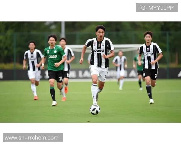 足球明星身高揭秘从第一视角看他们的真实高度与球场表现